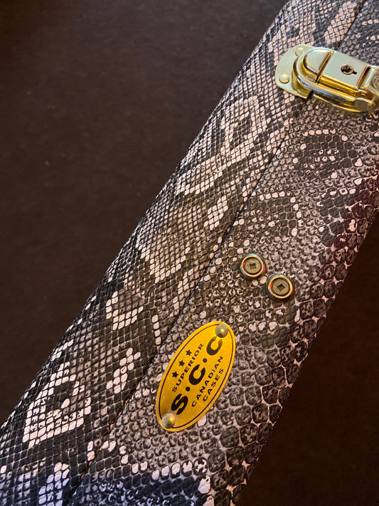 S.C.C Canadian superior E-Gitarren Case Snake Tolex
