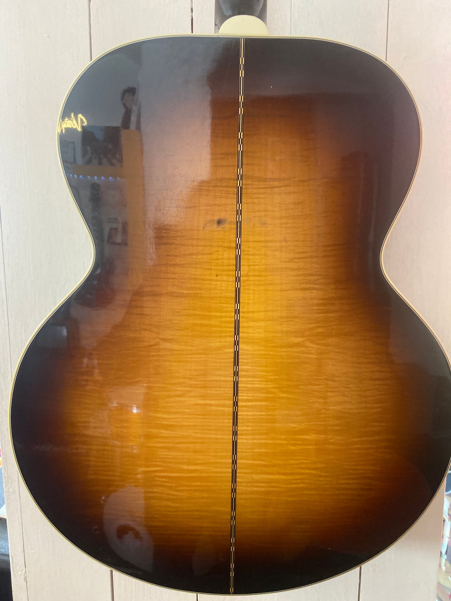 Gibson J-200 Jumbo Sunburst