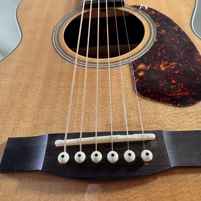 Guild M-140 Westerngitarre