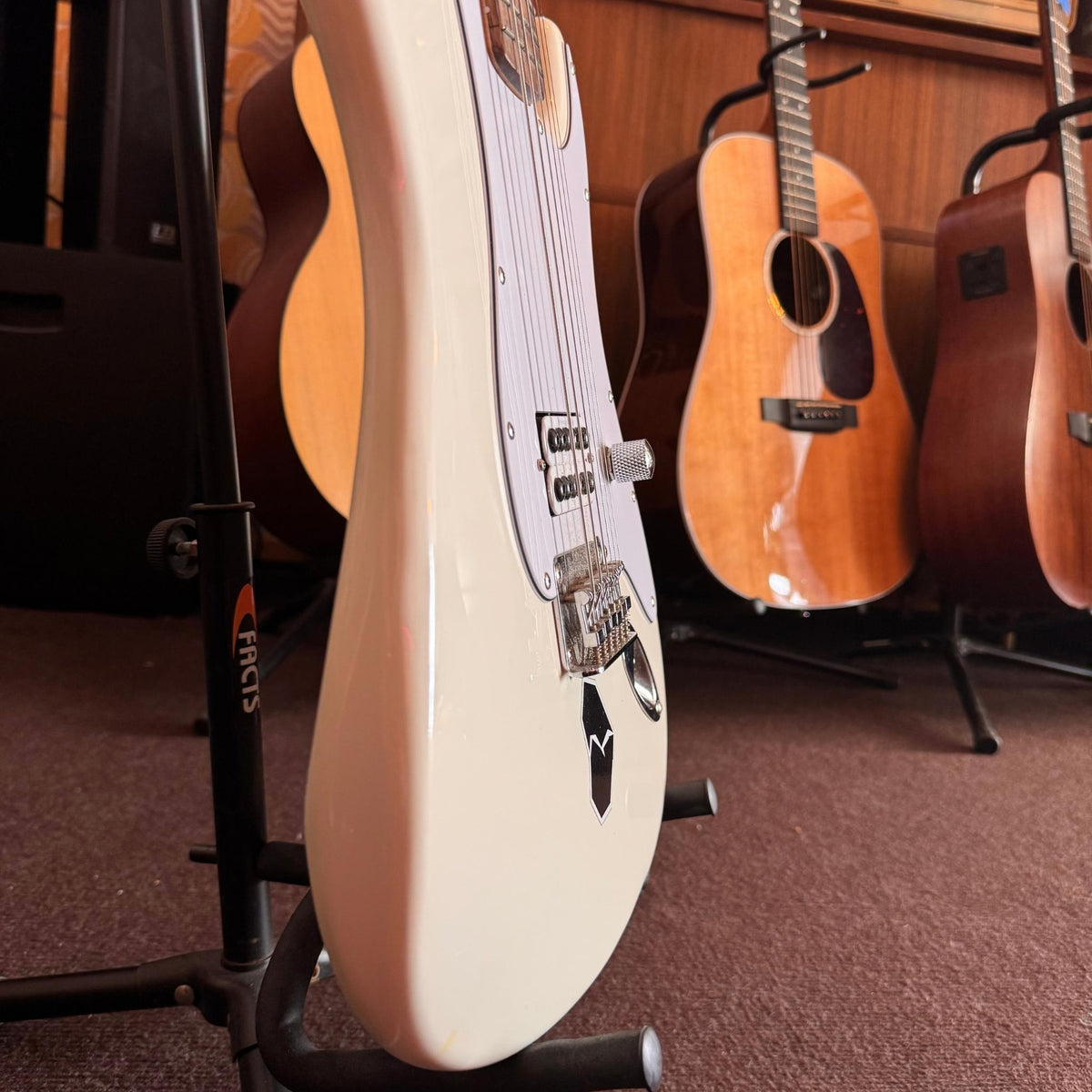 Partscaster Tom DeLonge Style inkl. Seymour Duncan Invader