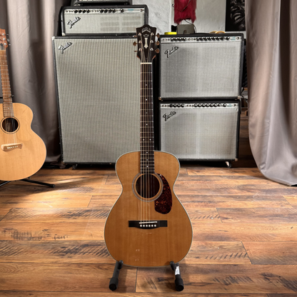 Guild M-140 Westerngitarre
