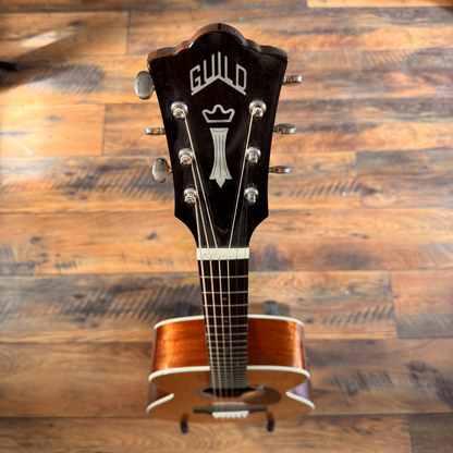 Guild M-140 Westerngitarre