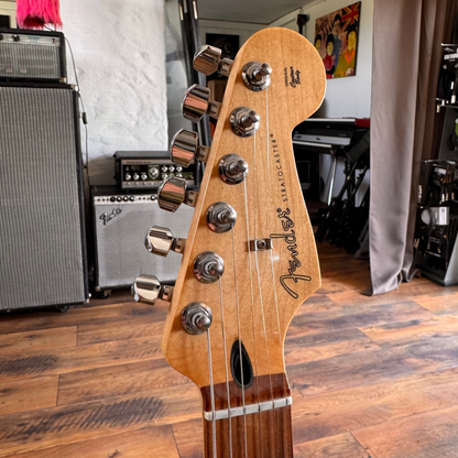 Fender Stratocaster Player (Polar White, Pau Ferro Fingerboard)