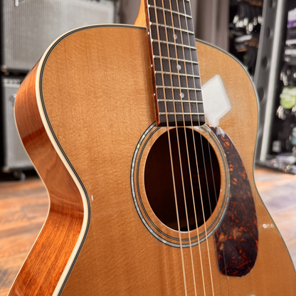 Guild M-140 Westerngitarre