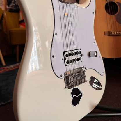 Partscaster Tom DeLonge Style inkl. Seymour Duncan Invader