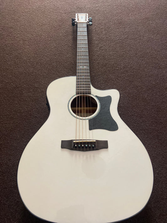 Cort GA5F-WH Westerngitarre