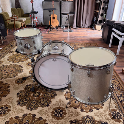 Slingerland Drumset Sparkling Silver Pearl 60`s Slingerland Drumset Roadhouse Vintage Vibes