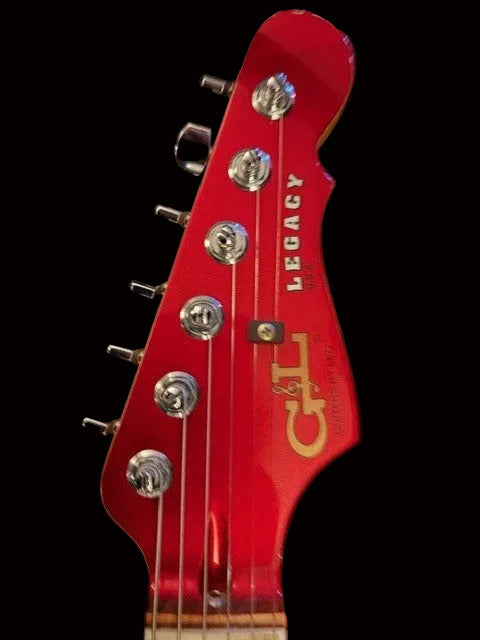 G&L Legacy Strat Candy Apple Red "Matched Headstock" inkl. Case
