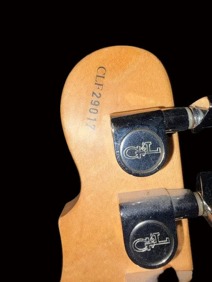 G&L Legacy Strat Candy Apple Red "Matched Headstock" inkl. Case