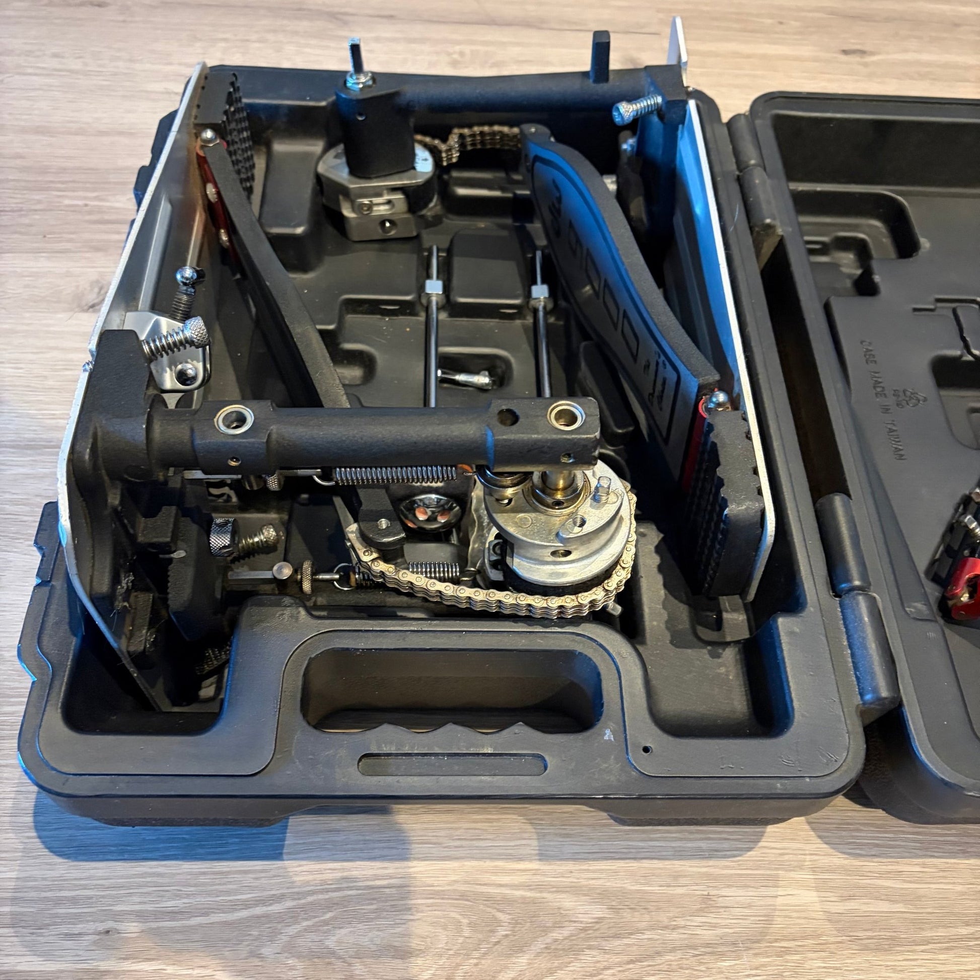 DW 9002 Doppel Pedal DW Fußmaschine Roadhouse Vintage Vibes