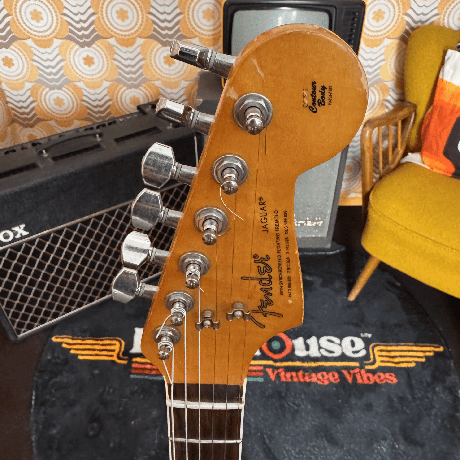 ギター Fender  Cobain Road Worn Jaguar Fender Kurt Cobain Road Worn Jaguar | Reverb UK