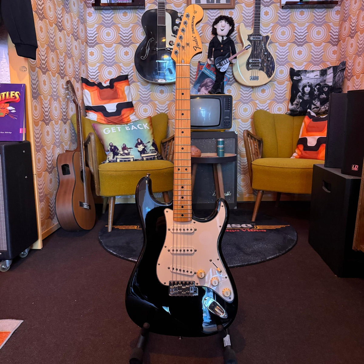 Fender Japan Stratocaster 1997-2000 Black Fender E-Gitarre Roadhouse Vintage Vibes