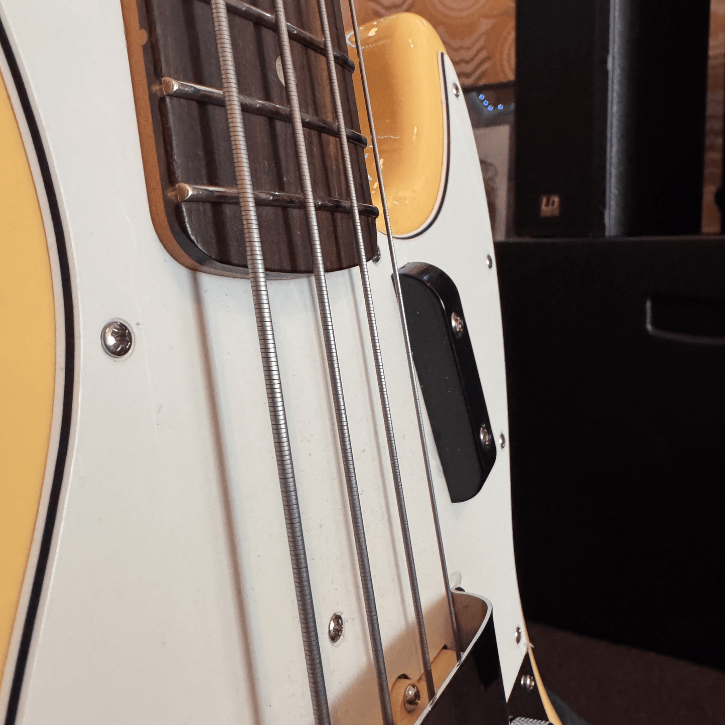Fender Laura Lee Signature Jazz Bass Fender Bass Roadhouse Vintage Vibes