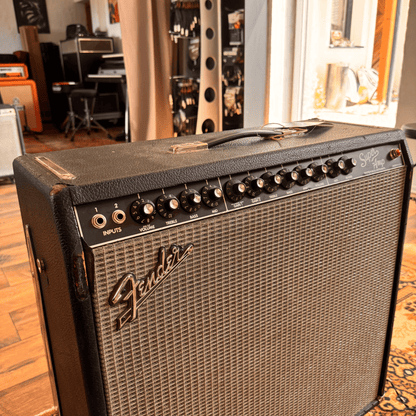 Fender Super Amp 4x10 Vollröhrenverstärker Fender Guitar Amplifier Roadhouse Vintage Vibes