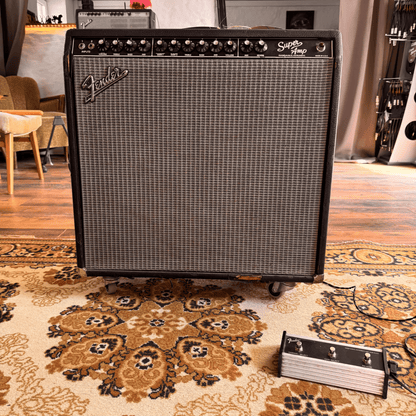 Fender Super Amp 4x10 Vollröhrenverstärker Fender Guitar Amplifier Roadhouse Vintage Vibes