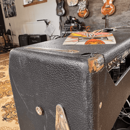 Fender Super Amp 4x10 Vollröhrenverstärker Fender Guitar Amplifier Roadhouse Vintage Vibes