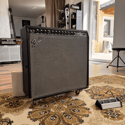Fender Super Amp 4x10 Vollröhrenverstärker Fender Guitar Amplifier Roadhouse Vintage Vibes
