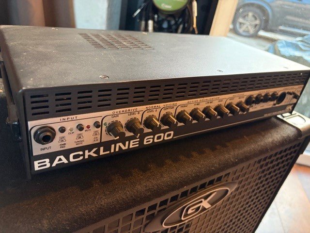 Gallien Krueger Bass Stack BLX 4x10" Box & Backline 600 Topteil Gallien Krueger Guitar Amplifier Roadhouse Vintage Vibes
