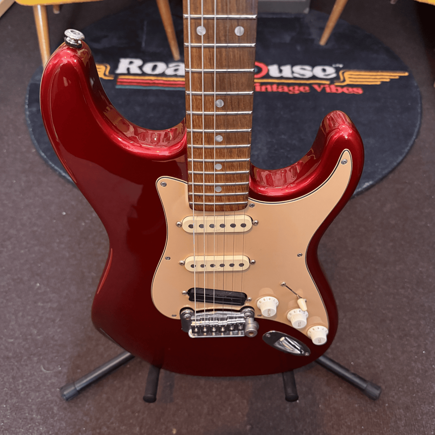 G&L Legacy Strat Candy Apple Red "Matched Headstock" inkl. Case G&L E - Gitarre Roadhouse Vintage Vibes