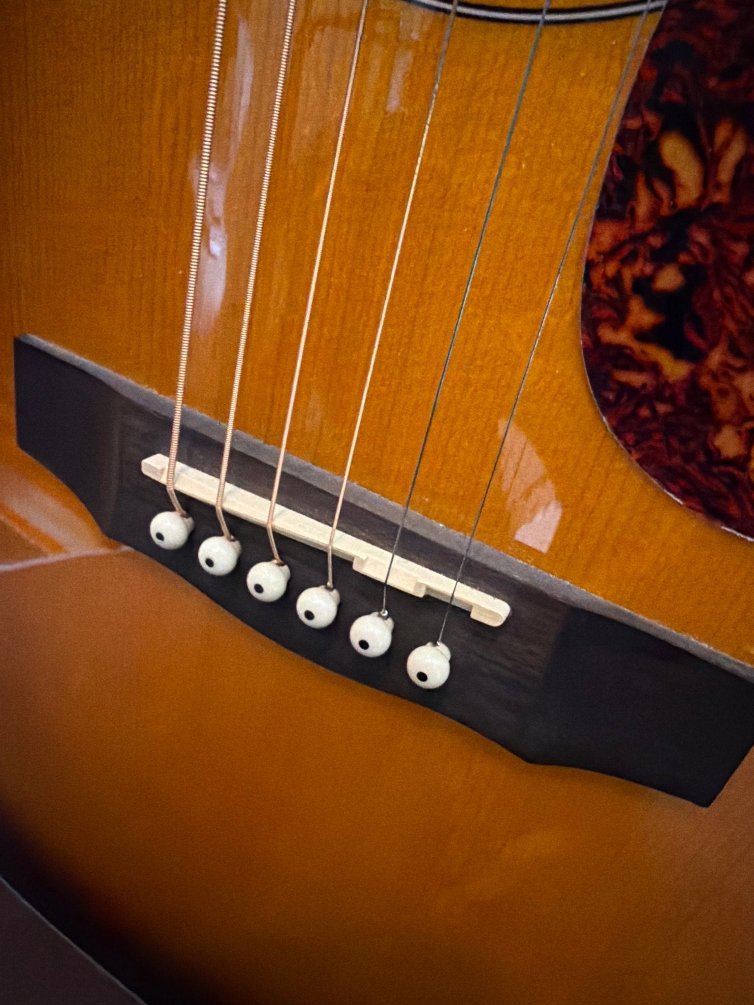 Guild F - 250E Deluxe Jumbo Acoustic Guitar Guild Westerngitarre Roadhouse Vintage Vibes