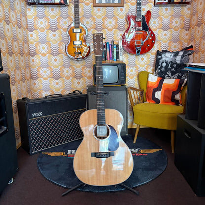 Martin 000-13 Akustikgitarre/Softbag Martin Akustik Gitarre Roadhouse Vintage Vibes