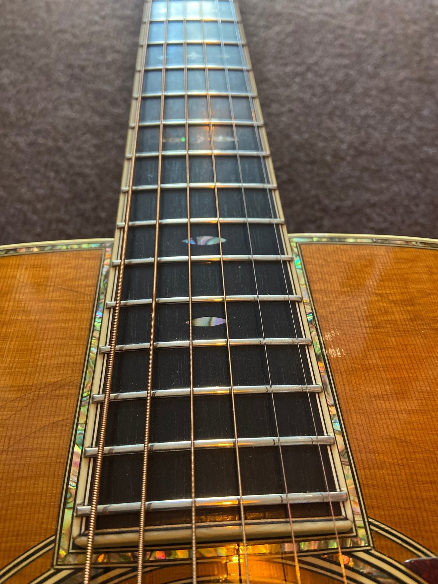 Martin D - 42 Dreadnought Guitar Sitka Spruce Indian Rosewood Ebony Fretboard Martin Akustik Gitarre Roadhouse Vintage Vibes