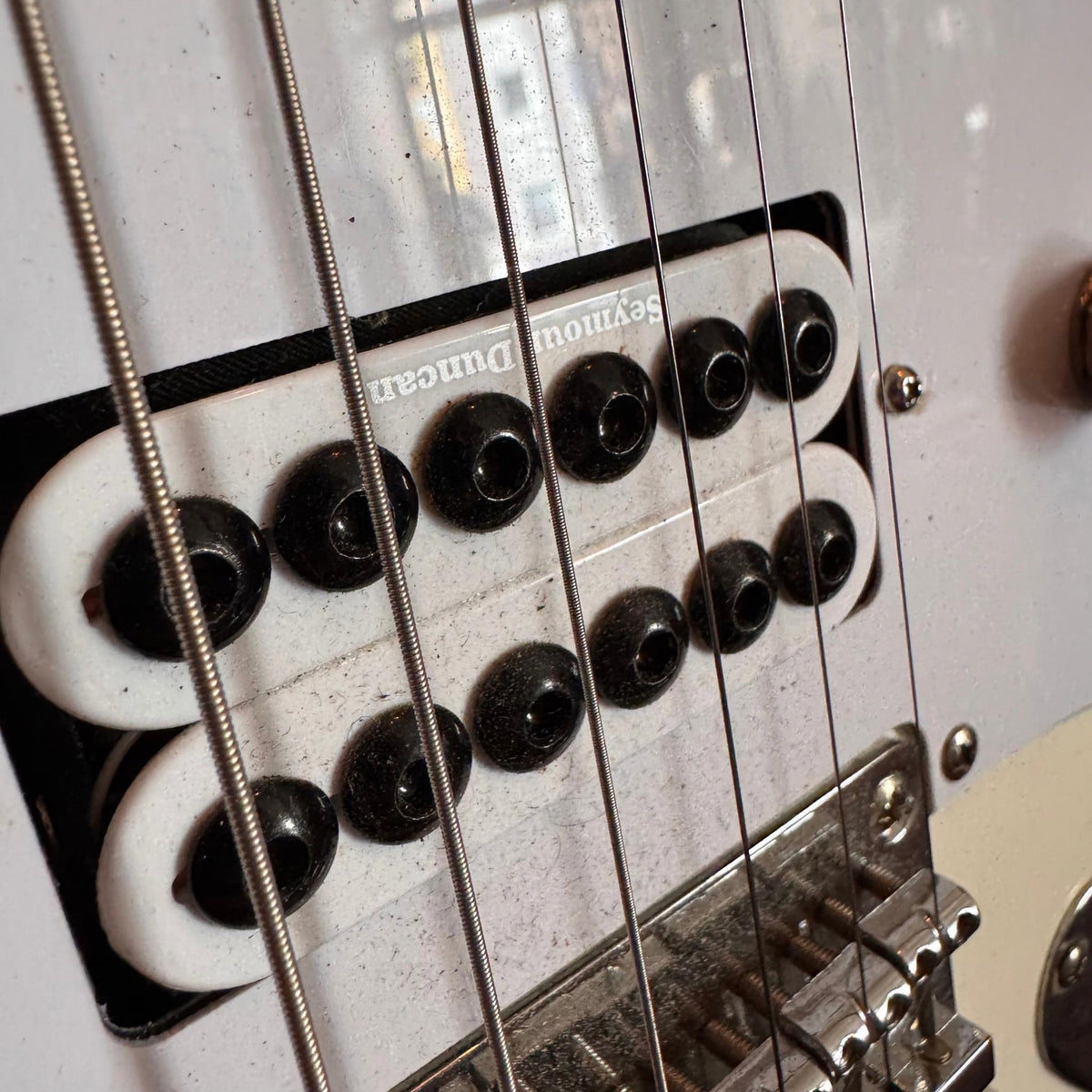 Partscaster Tom DeLonge Style inkl. Seymour Duncan Invader Roadhouse Vintage Vibes E-Gitarre Roadhouse Vintage Vibes