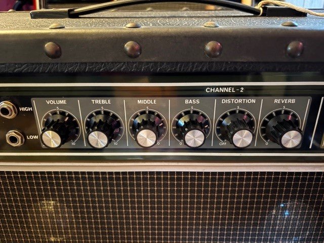 Roland Jazz Chorus JC 160 Amplifier Roland Guitar Amplifier Roadhouse Vintage Vibes