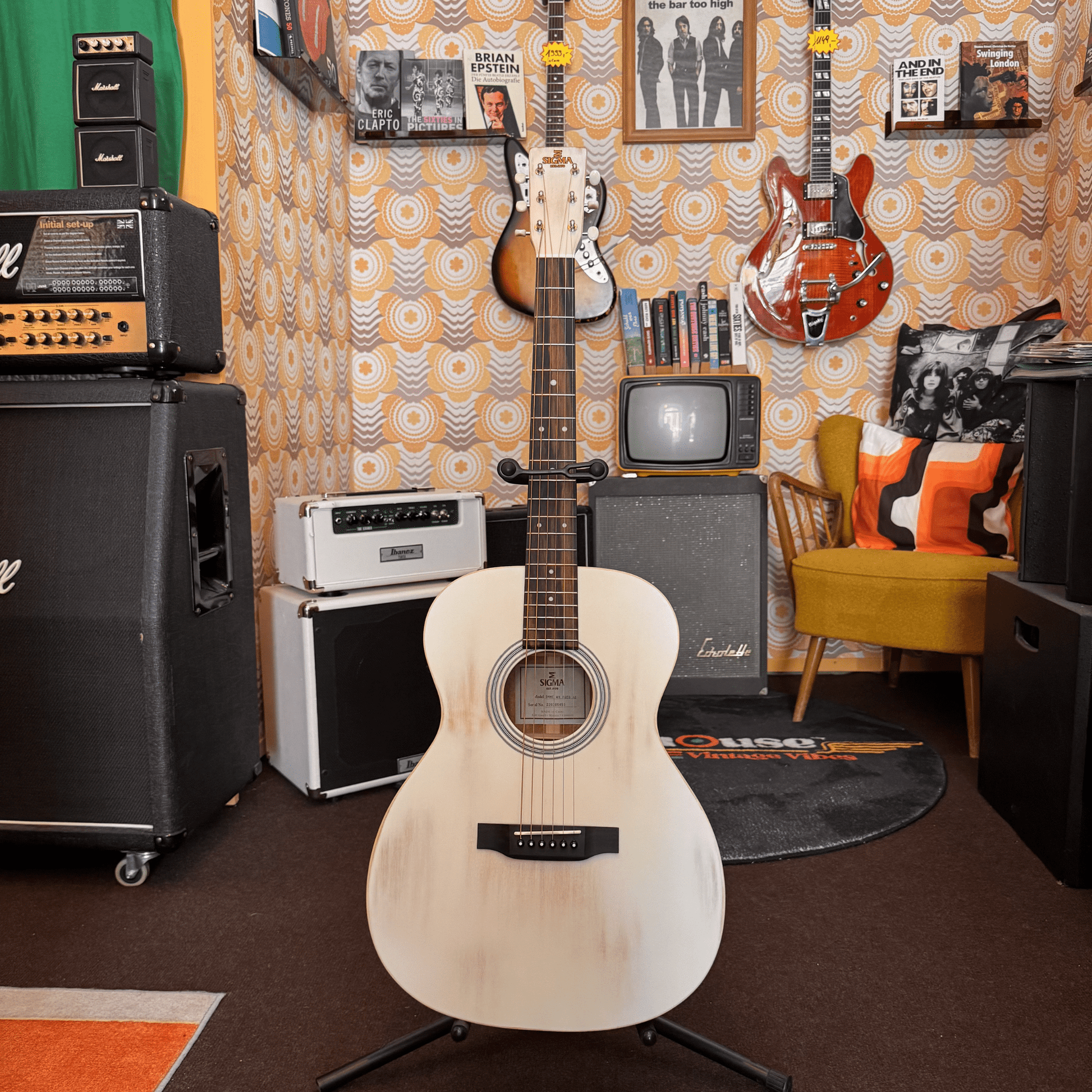 Sigma OMME WH Aged AE Westerngitarre Weiß Sigma Akustik Gitarre Roadhouse Vintage Vibes