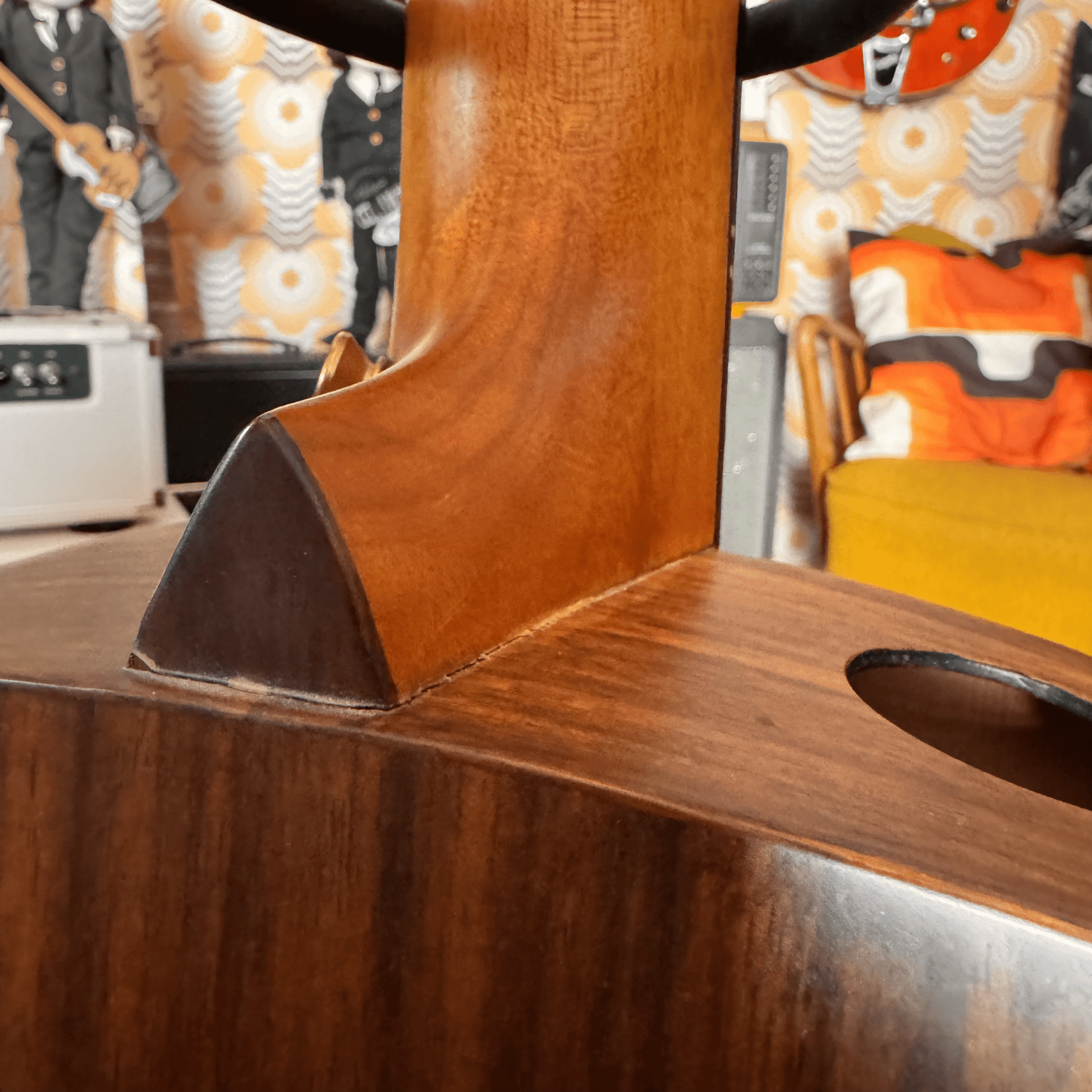 Walden B-1E Bariton Akustikgitarre Walden Akustik Gitarre Roadhouse Vintage Vibes