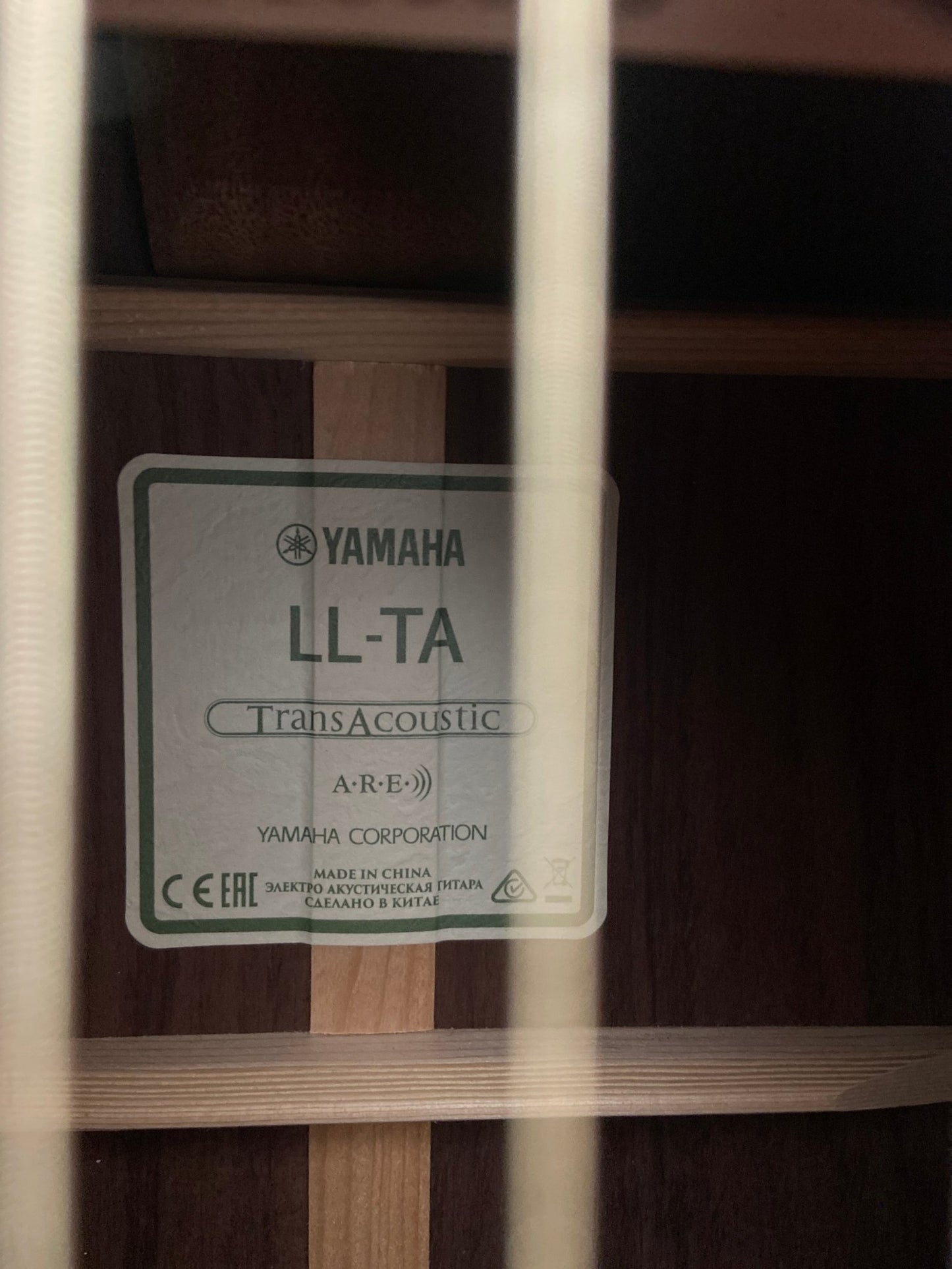 Yamaha Transacoustic LL - TA BS Westerngitarre Yamaha Westerngitarre Roadhouse Vintage Vibes